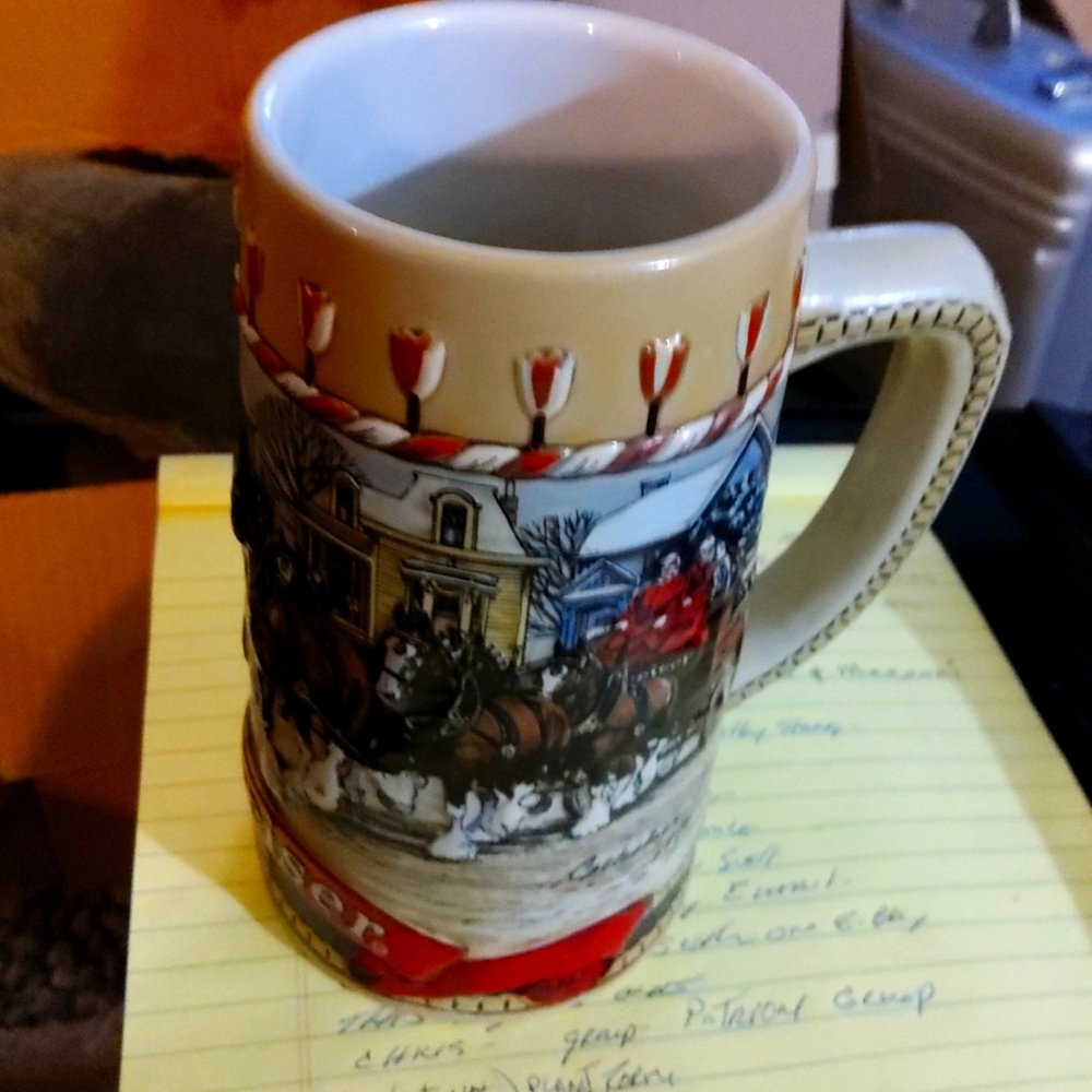 Budweiser beer Stein Christmas scene  Clydesdale pulling wagon 6.5 inches tall 3